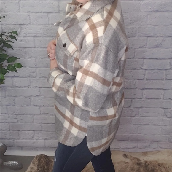 Cherie Five Star Shacket - Picture 6 of 6